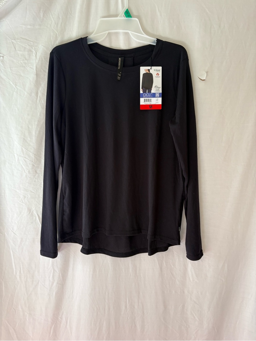 Mondetta Black Long-Sleeve Crew Neck Top